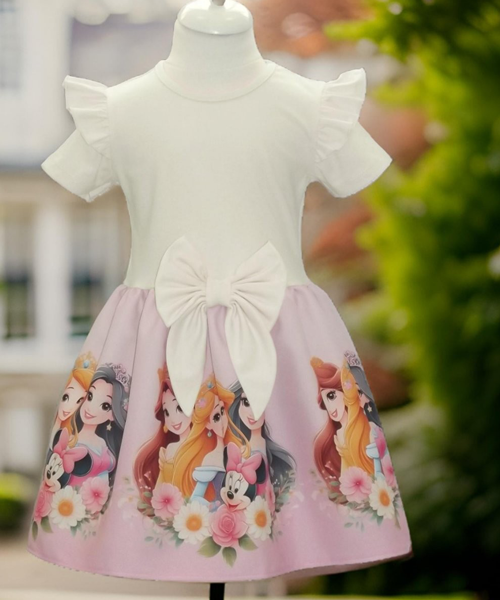 Рокля с принцеси / цветове/